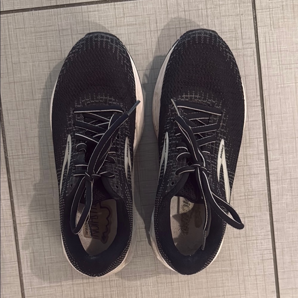 Women’s Revel 3 - Black Brooks Running Shoes - Gently Worn